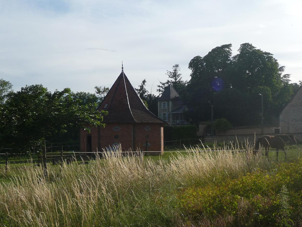 Le Château Champagny-sous-Uxelles Exterior foto